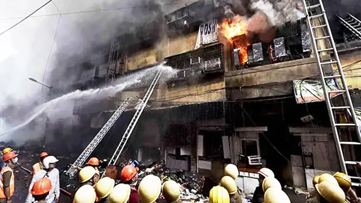 কলকাতার হোটেলে ভয়াবহ আগুন, ৯ বাংলাদেশি নিহত