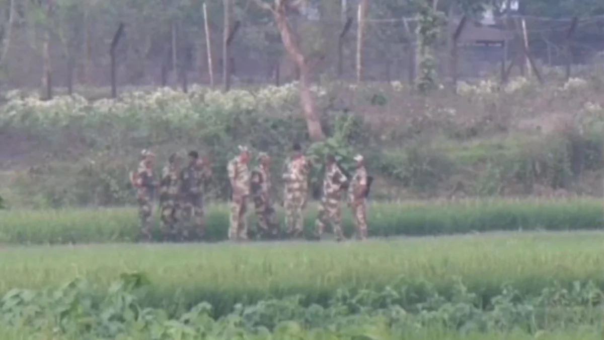 কৃষকদের ধাওয়ায় শটগান-ওয়াকিটকি ফেলে পালাল বিএসএফ