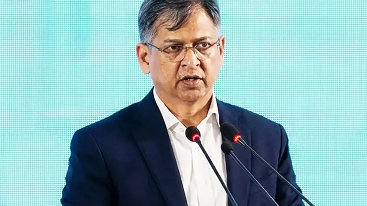 সংবিধানের ৭০ অনুচ্ছেদ সংশোধন করা হবে: স্বরাষ্ট্রমন্ত্রী