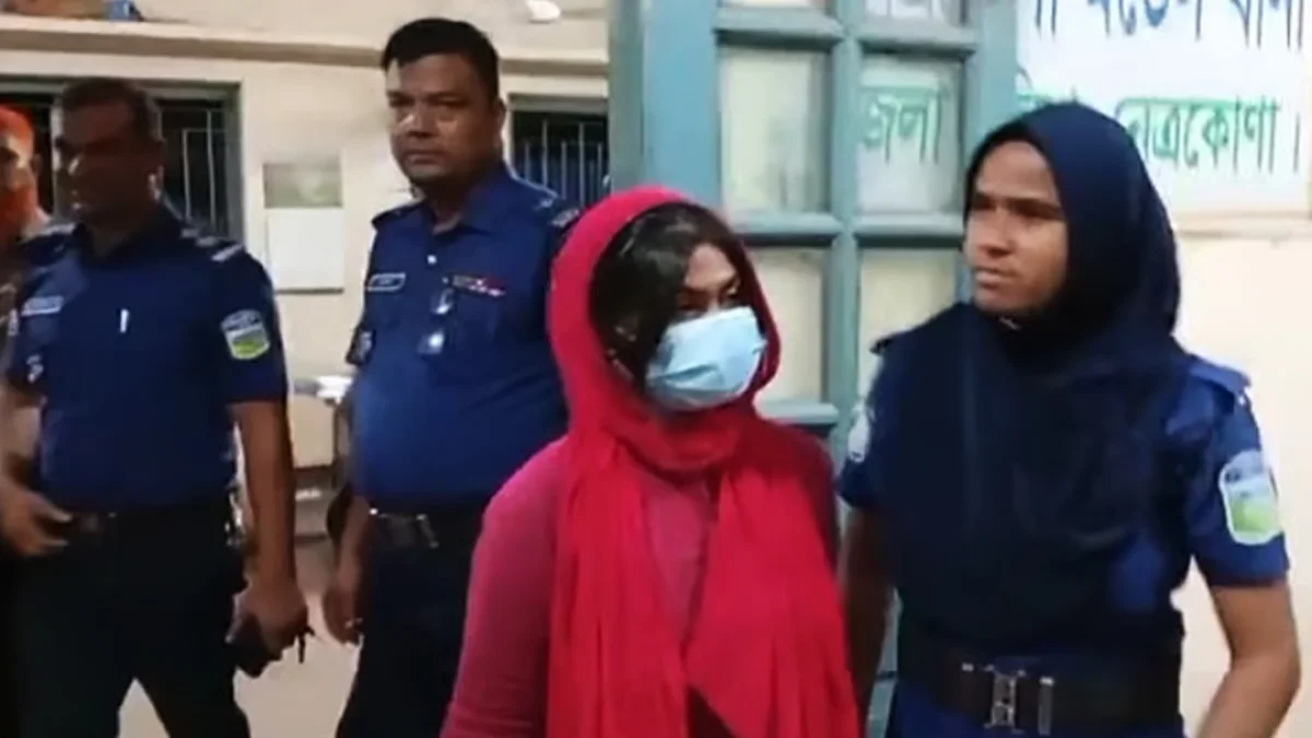 ফ্যামিলি কার্ডের কথা বলে টাকা নেওয়ার অভিযোগে এনসিপি নেত্রী গ্রেপ্তার