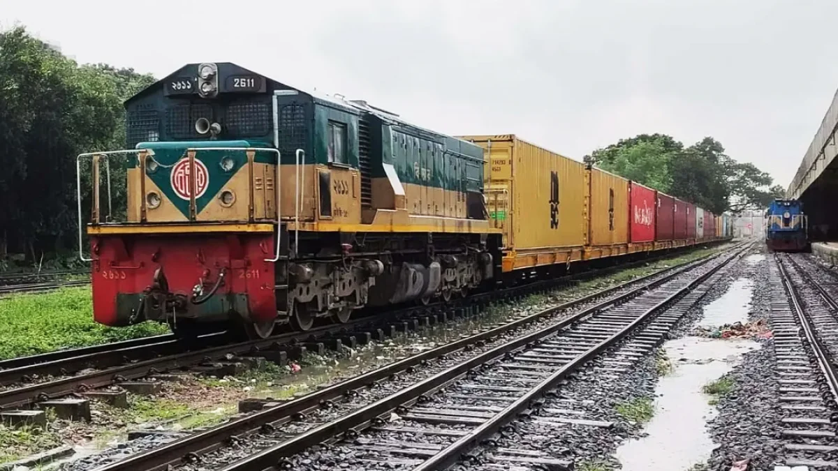 ইঞ্জিন সংকটে পণ্যবাহী ট্রেন, রাজস্ব হারাচ্ছে রেলওয়ে