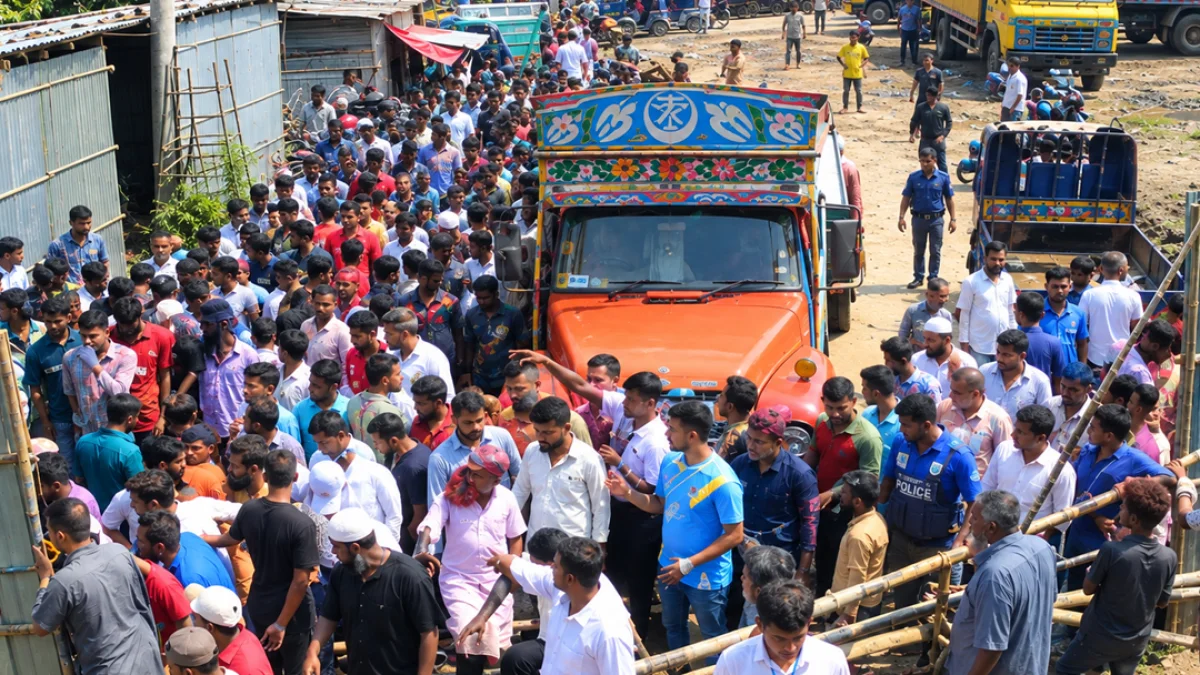 মোহাম্মদপুরে জমি দখলকে কেন্দ্র করে হামলা-ভাঙচুর