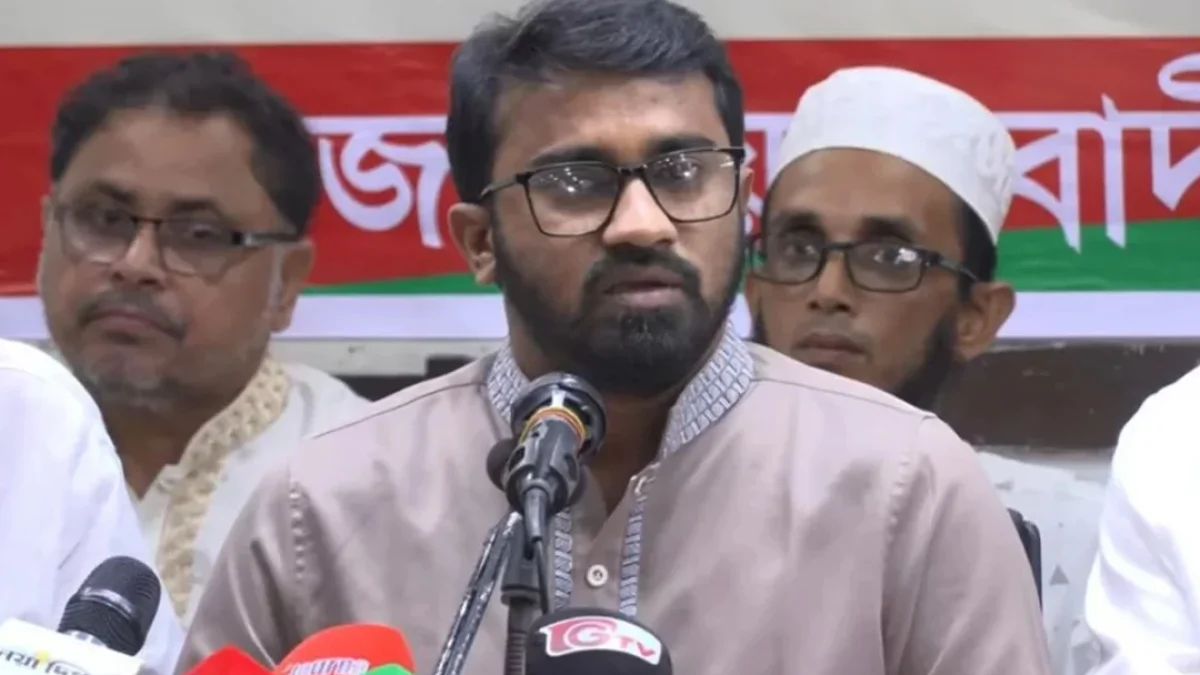 পাটওয়ারীকে রিমান্ডে নিলেই বের হবে, বাসে ককটেল মারছে কারা: রাশেদ খান