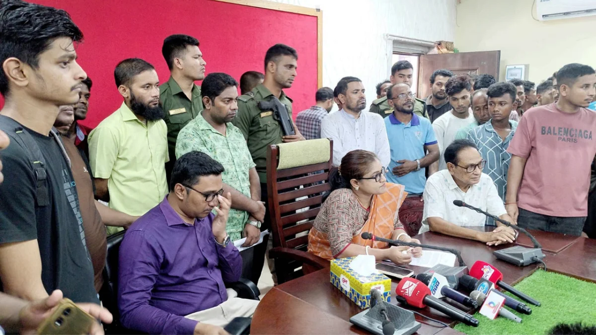 সুনামগঞ্জের নৌযান শ্রমিক ও ব্যবসায়িদের ন্যায্য দাবী আদায়ে মতবিনিময় সভা