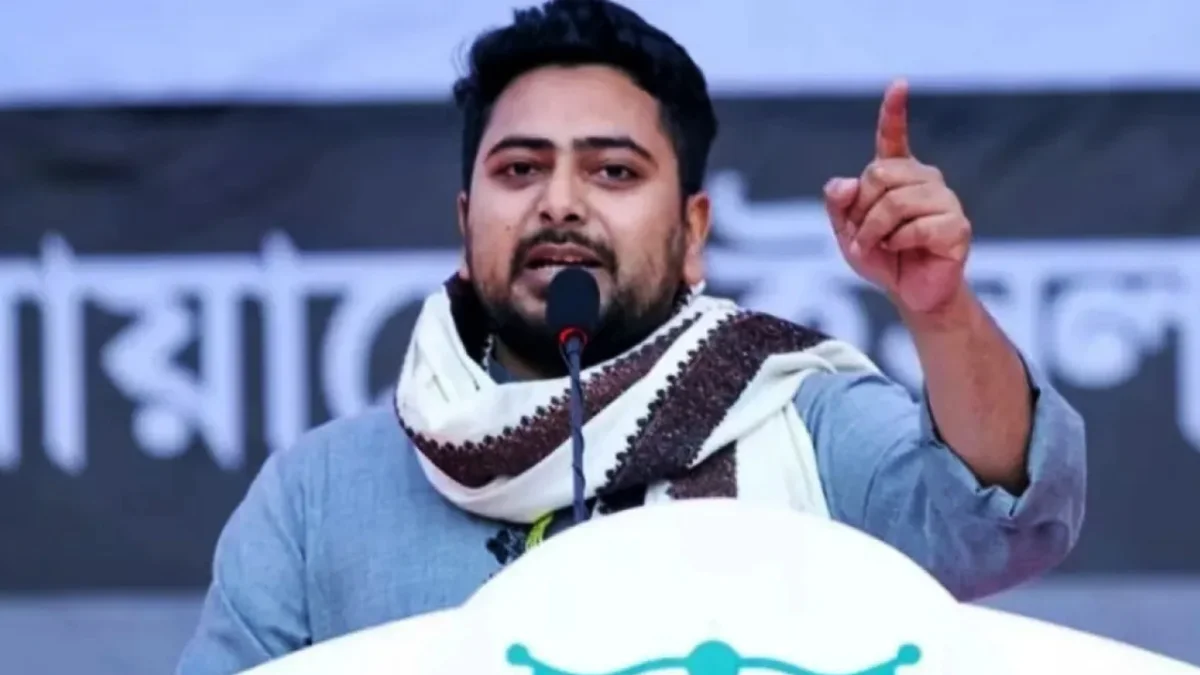 ২ মন্ত্রীর পদত্যাগ চাইলেন নাহিদ ইসলাম