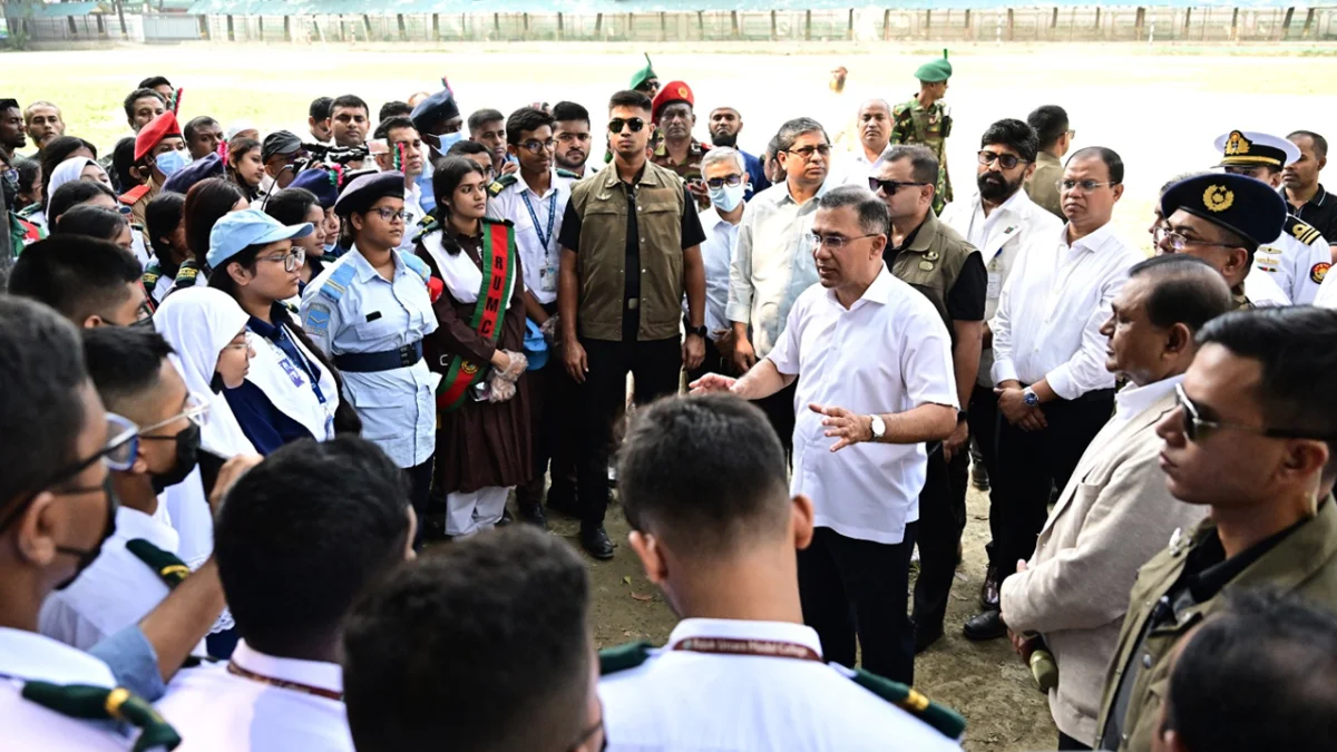 ডেঙ্গু পরিস্থিতি মোকাবেলায় হাসপাতাল ও শিক্ষাপ্রতিষ্ঠান পরিদর্শনে প্রধানমন্ত্রী
