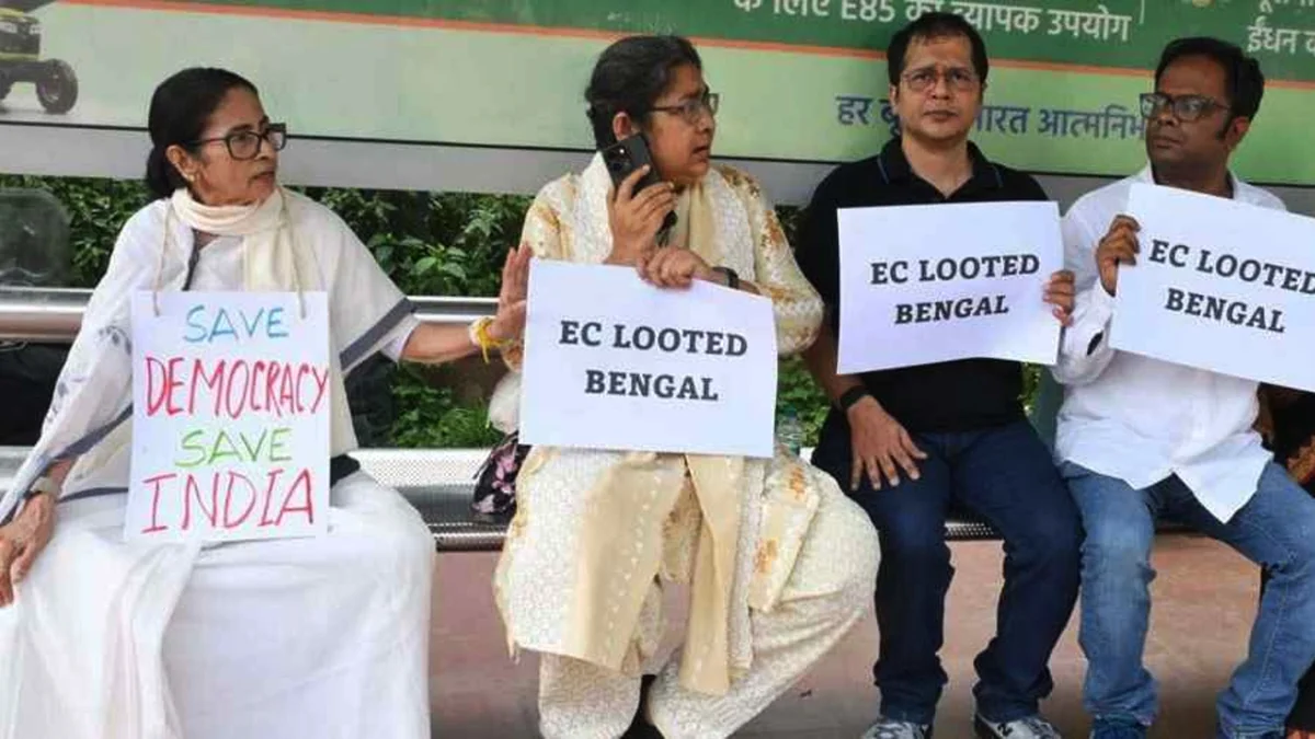 দিল্লি থেকে মমতা বন্দ্যোপাধ্যায় আটক