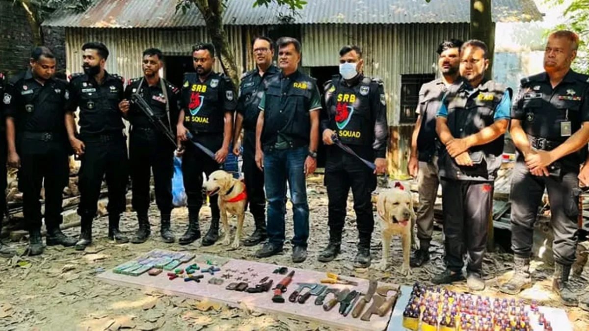 নরসিংদীতে অভিযান চালিয়ে আগ্নেয়াস্ত্র ও মাদক উদ্ধার