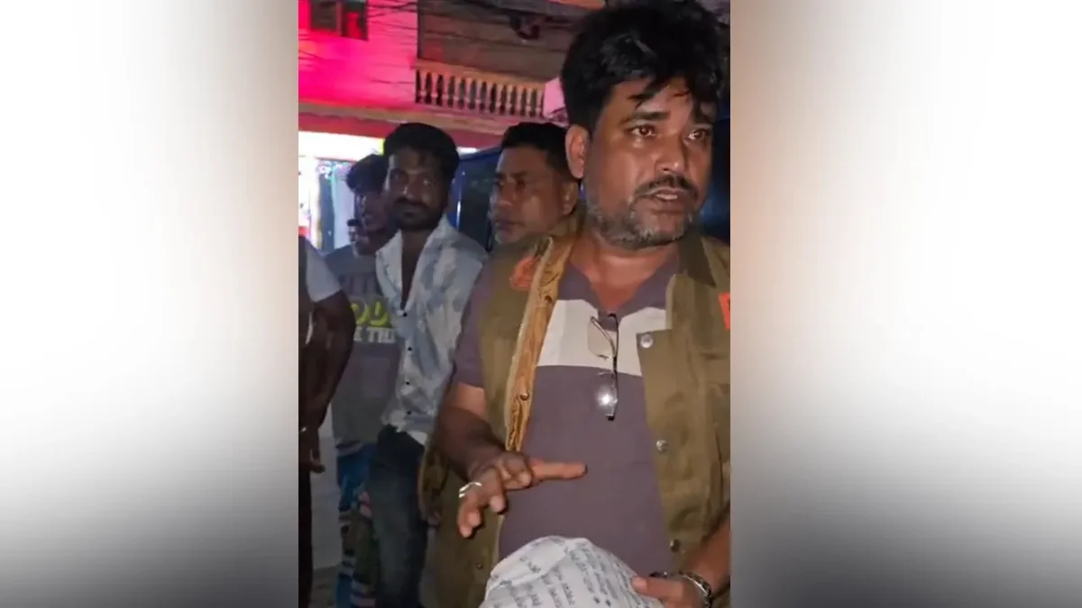 অটোরিকশাচালক সেজে ডিবির অভিযান, অস্ত্র বেচাকেনার সময় আটক ৩