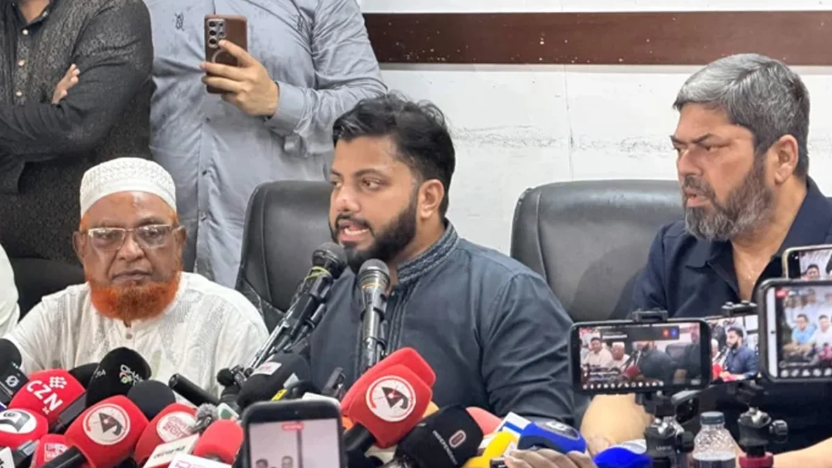 পদত্যাগ করলেন ইশরাক হোসেন