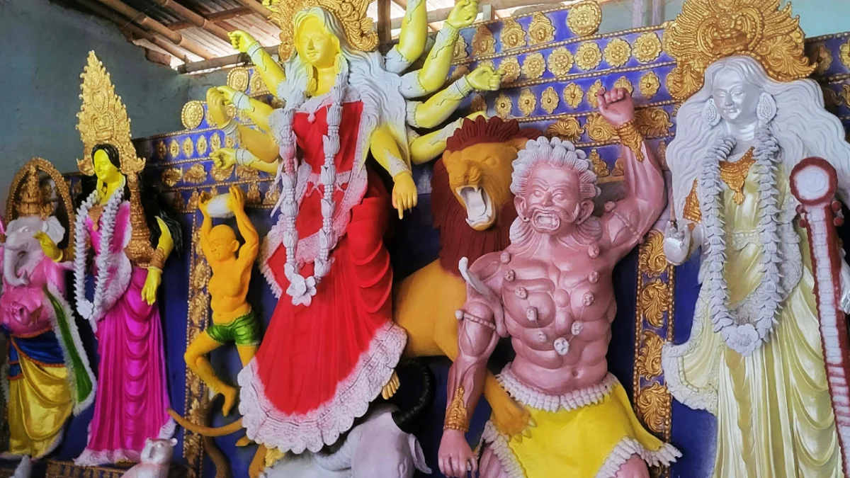 শার্শায় ৩২টি পূজামণ্ডপে চলছে দুর্গোৎসবের প্রস্তুতি