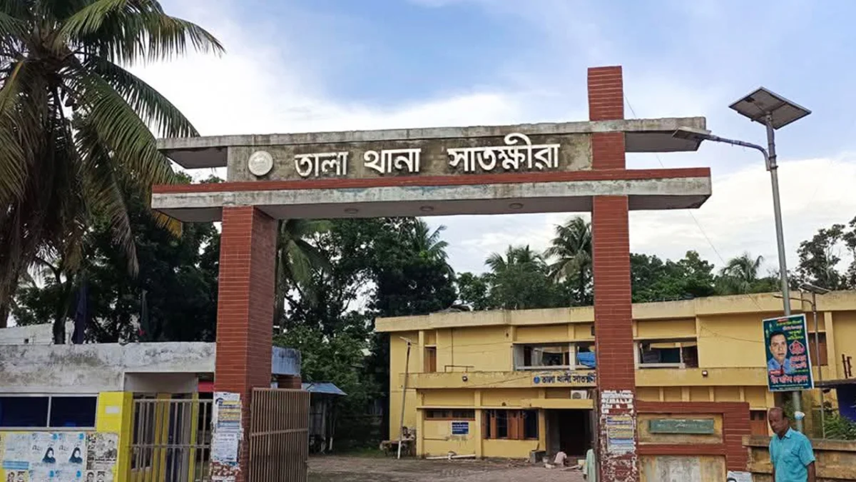 সাতক্ষীরায় কলেজছাত্রীর ঝুলন্ত লাশ উদ্ধার, ৭ জনের নামে মামলা