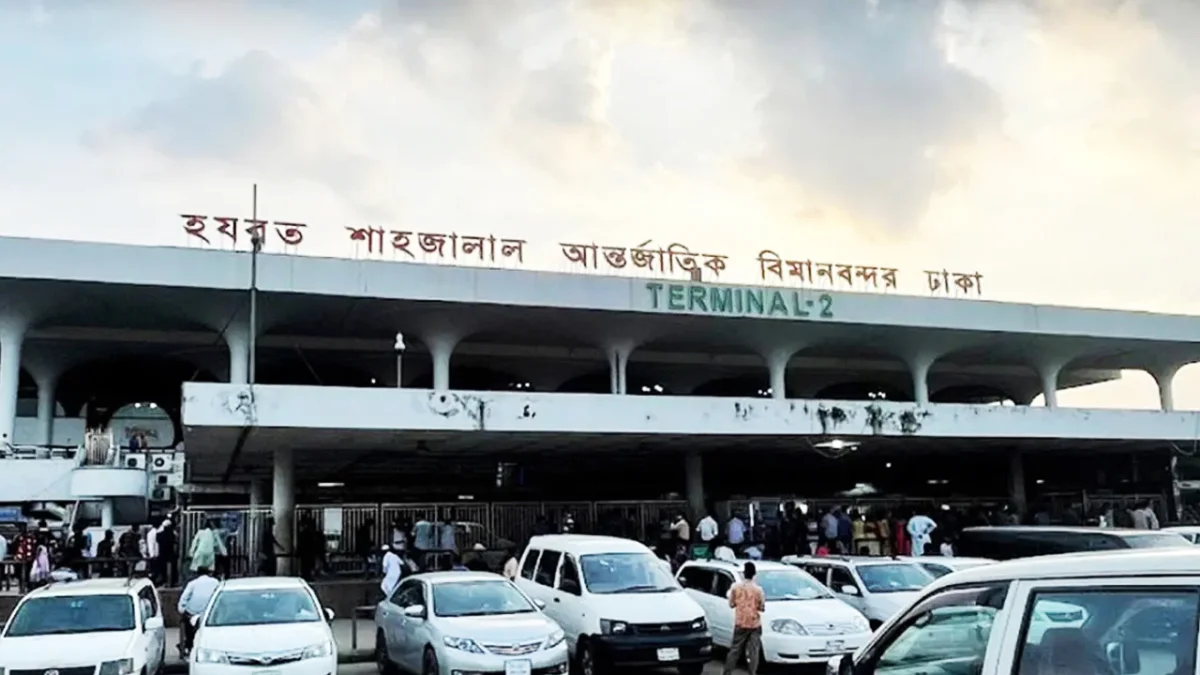উড্ডয়নের পর খুলে পড়ল বিমানের চাকা, জরুরি অবতরণ
