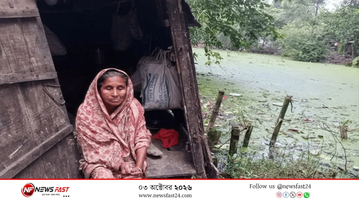 যশোরে পুকুরের ওপর নড়বড়ে কাঠের দোকানে নব্বই বছরের নবীরুন্নেসার মানবেতর জীবন